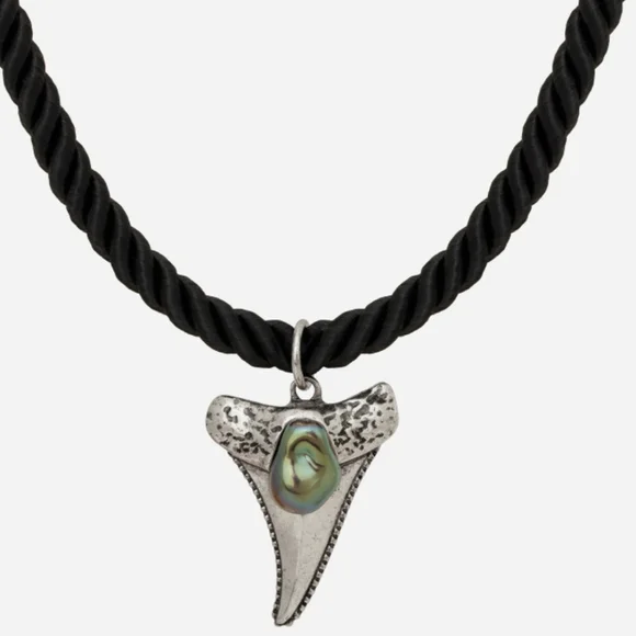 DISTURBIA "Shark Tooth" Rope Necklace - Picture 6 of 9